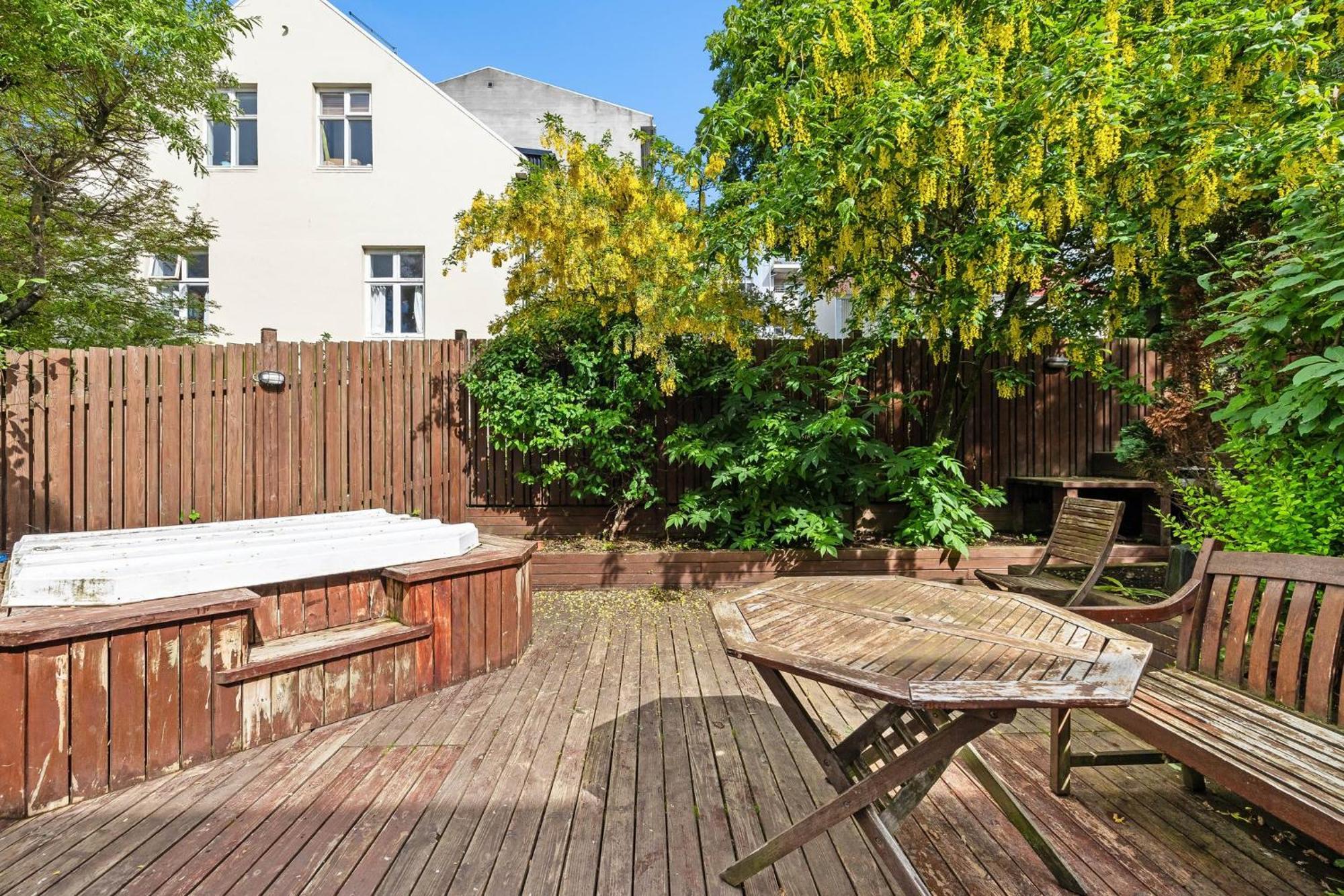 Downtown Baldursbra - Two Bedroom Apartment Reykjavík Eksteriør bilde